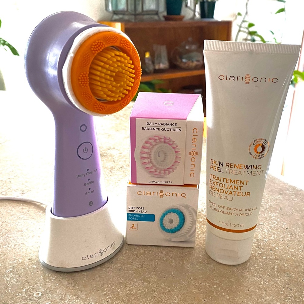 Lavender Clairisonic Mia Smart w/4 brush heads